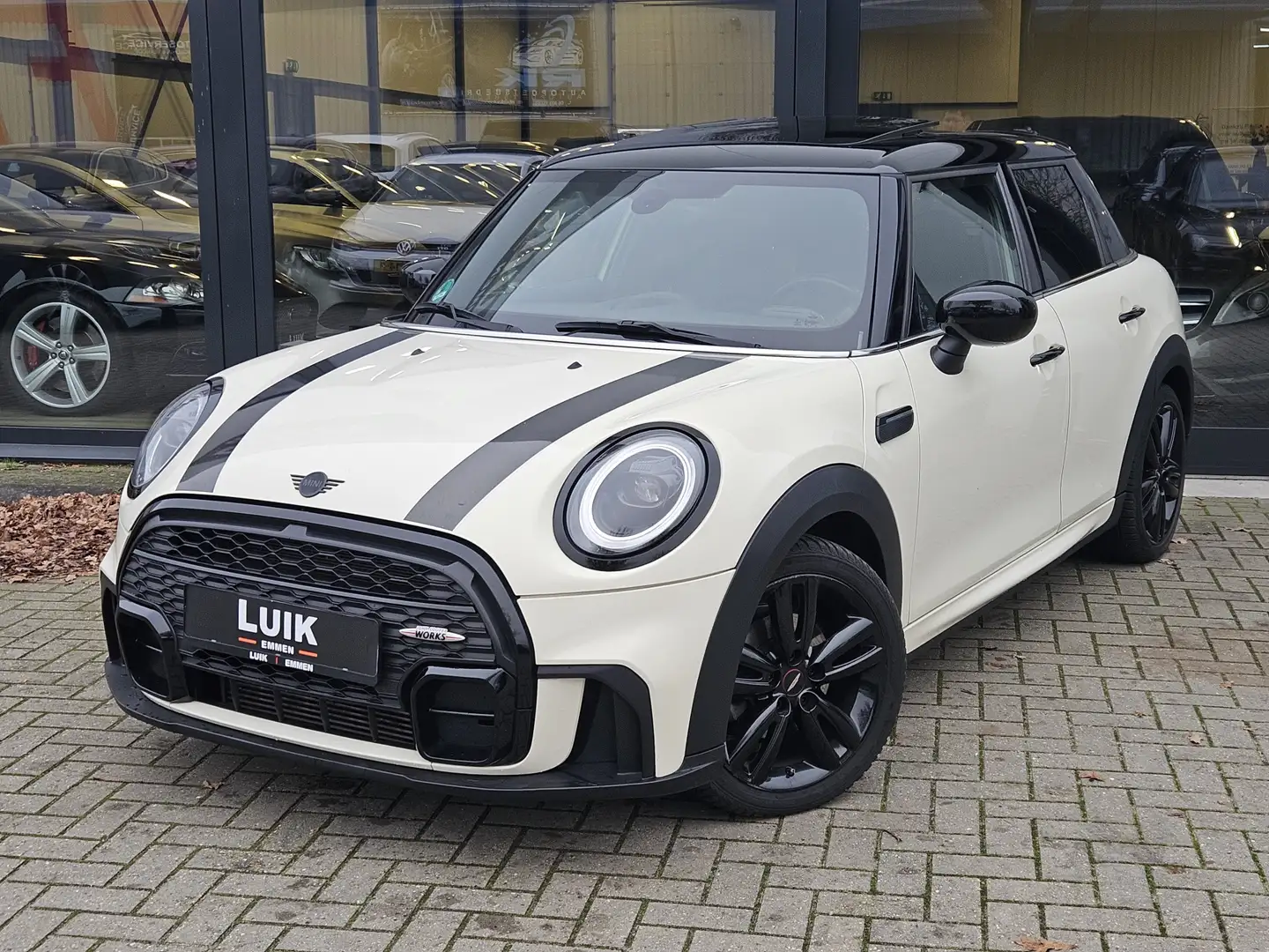 MINI John Cooper Works Mini 1.5 Cooper Trim + BLACK OPTIC + PANO DAK + LE Wit - 2