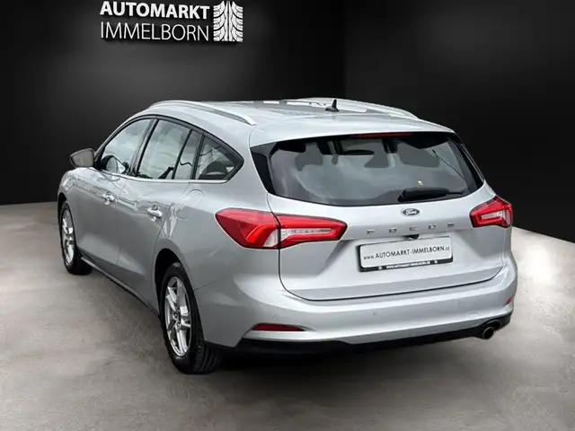 Ford Focus view 5