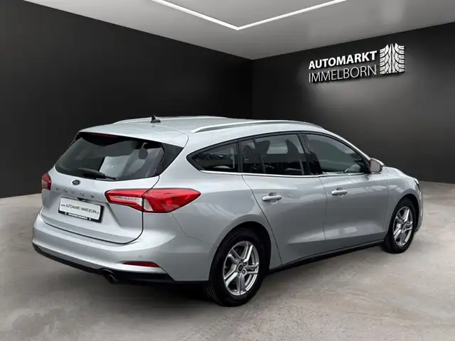 Ford Focus view 8