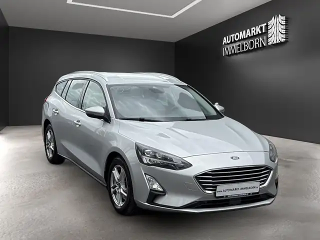 Ford Focus view 2