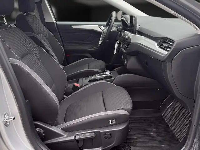 Ford Focus view 15