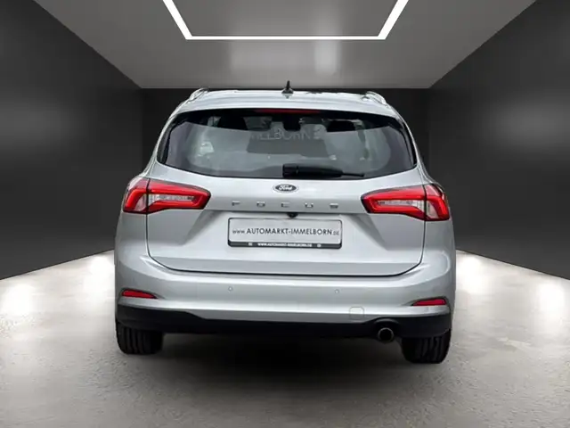 Ford Focus view 10