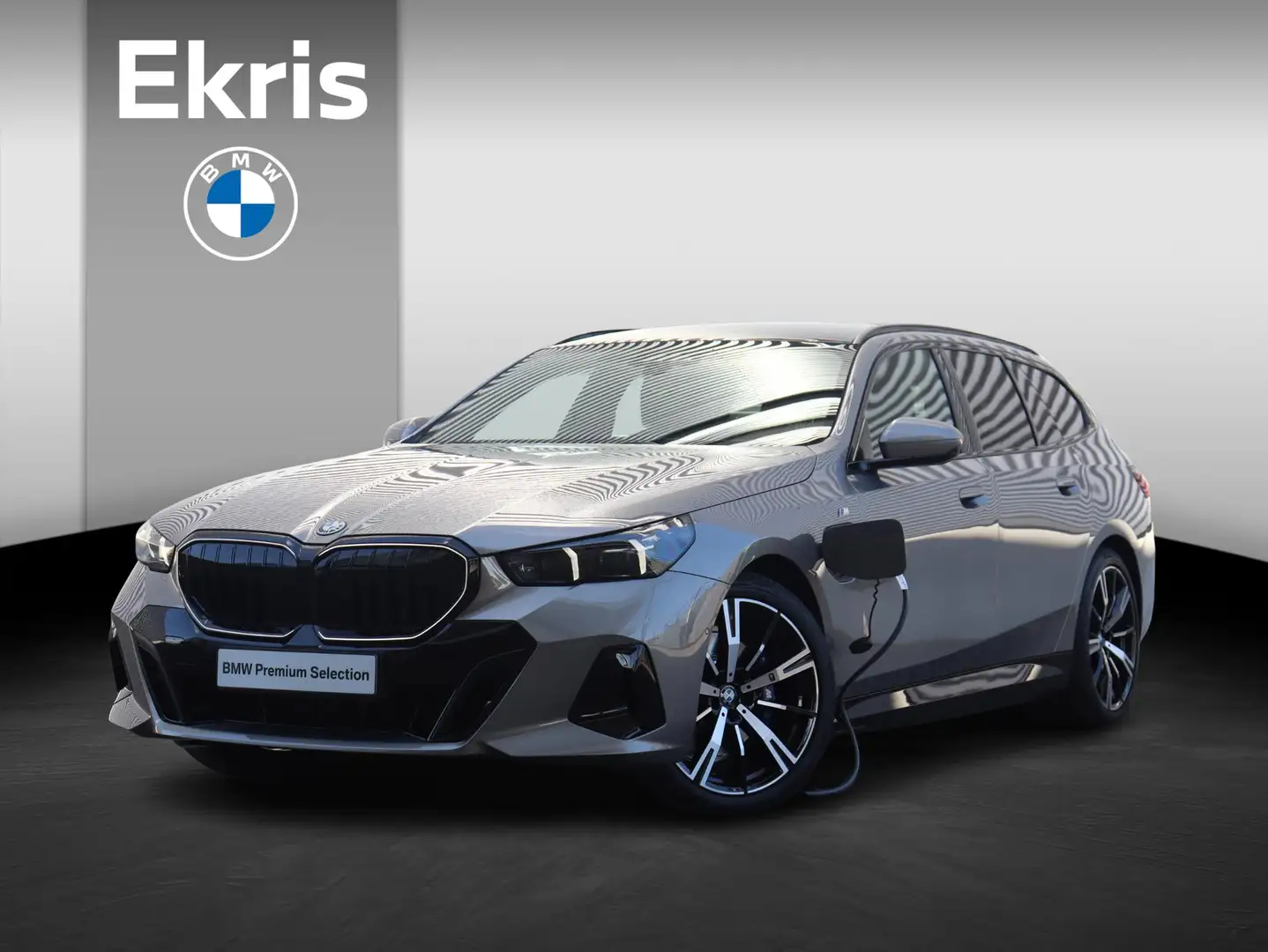 BMW 530 5-serie Touring 530e | M Sportpakket Pro | Driving Grijs - 1