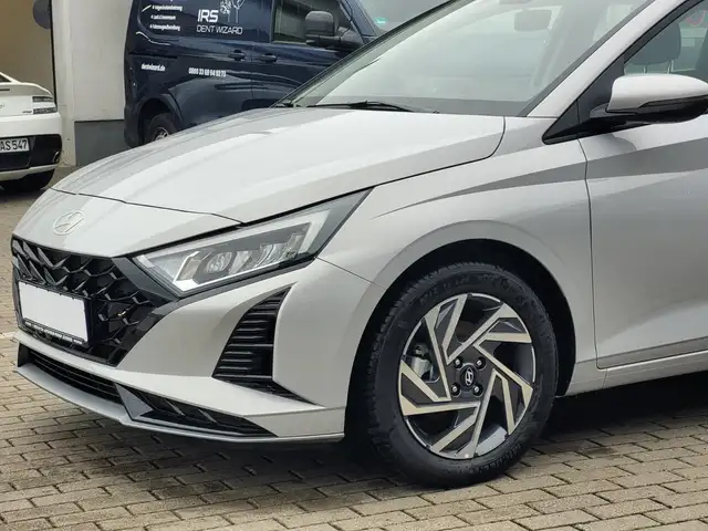 Hyundai i20 view 3
