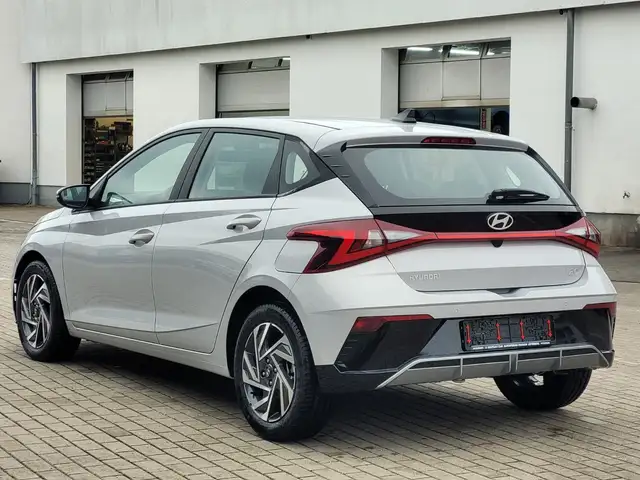 Hyundai i20 view 6