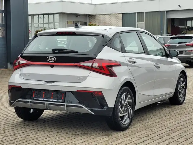 Hyundai i20 view 8
