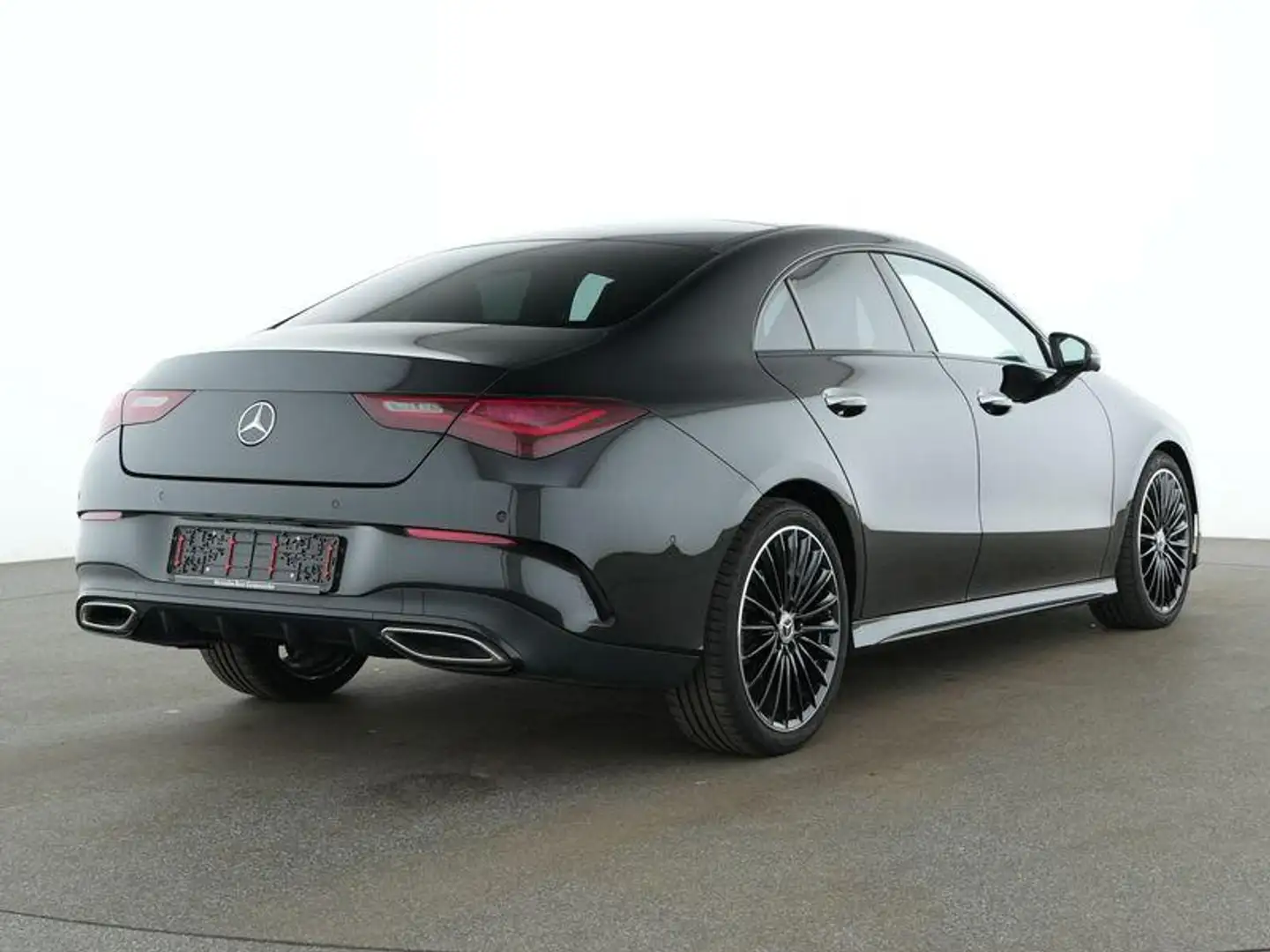 Mercedes-Benz CLA 220 d AMG Line Zwart - 2