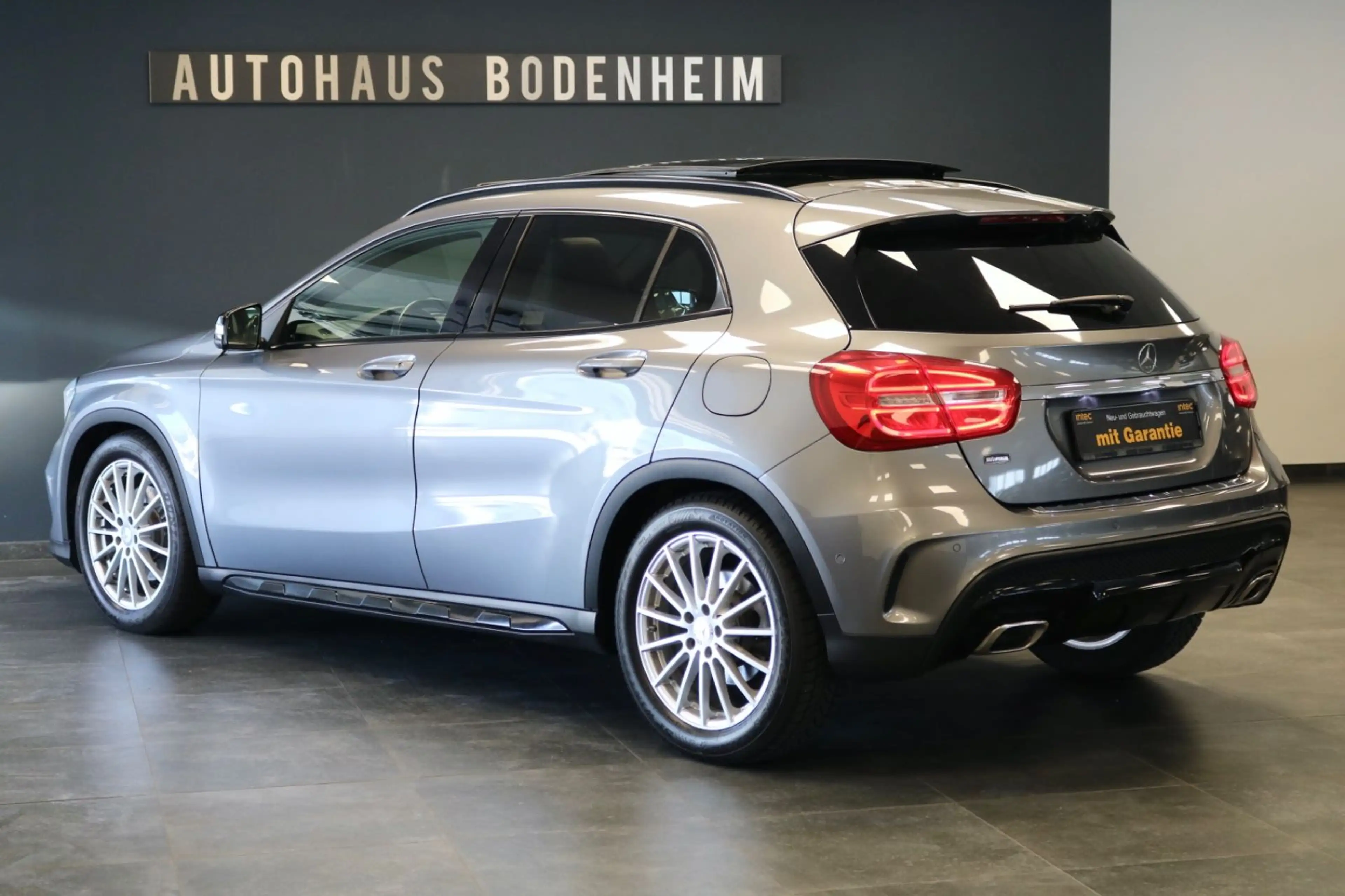 Mercedes-Benz GLA 220 CDI AMG-LINE / d 4Matic/PANO/ACC/KAMERA — photo 8