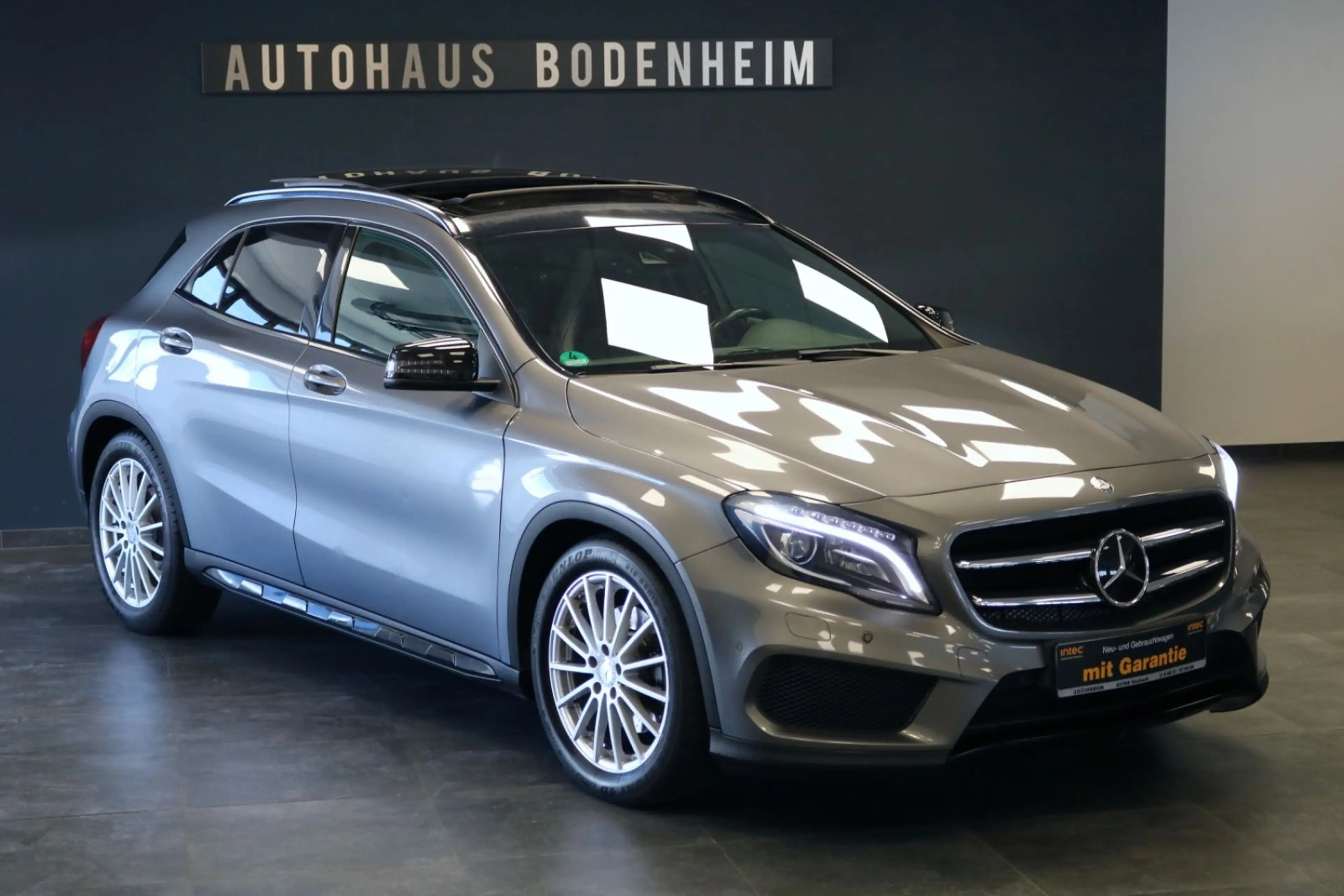 Mercedes-Benz GLA 220 CDI AMG-LINE / d 4Matic/PANO/ACC/KAMERA