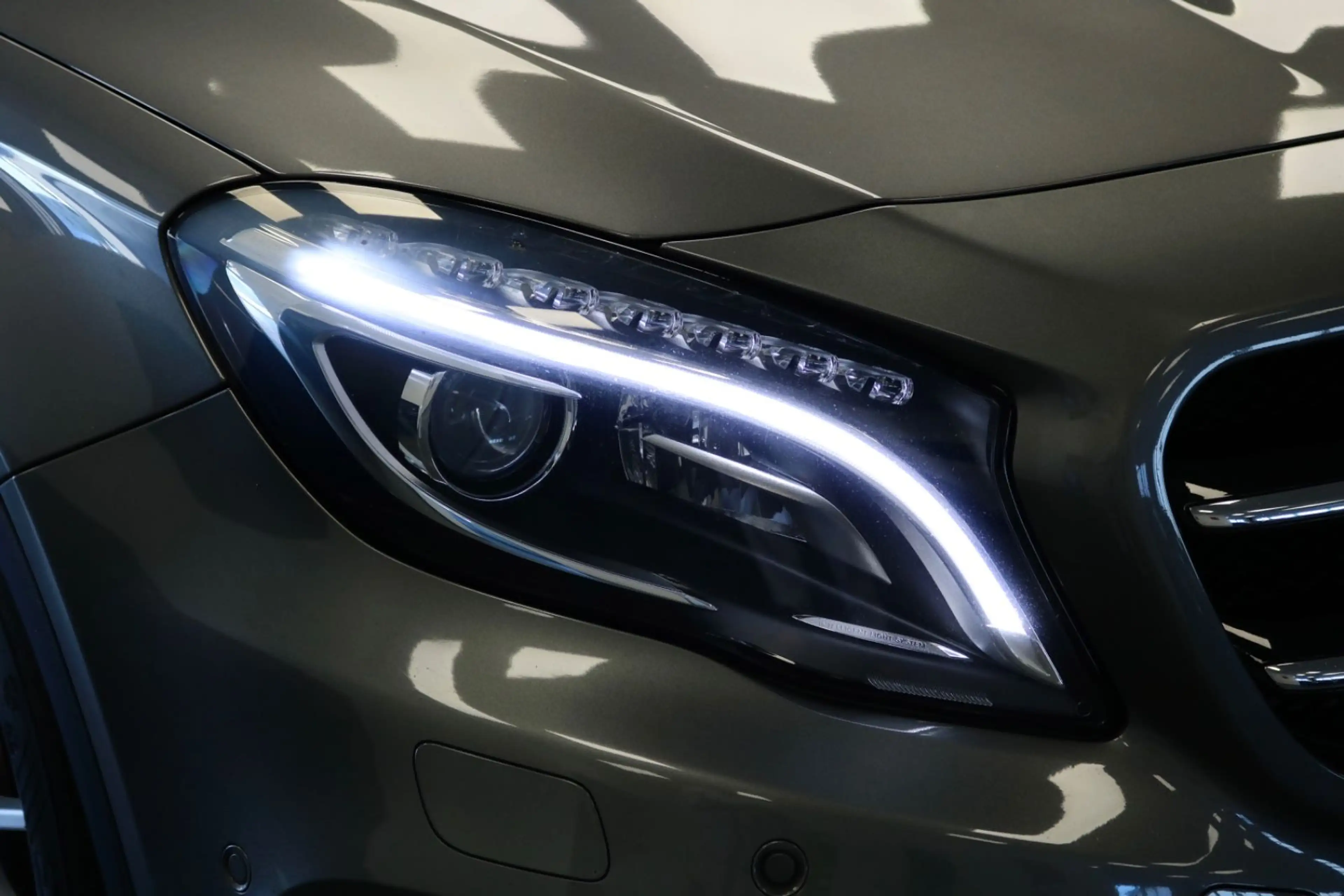 Mercedes-Benz GLA 220 CDI AMG-LINE / d 4Matic/PANO/ACC/KAMERA — photo 3