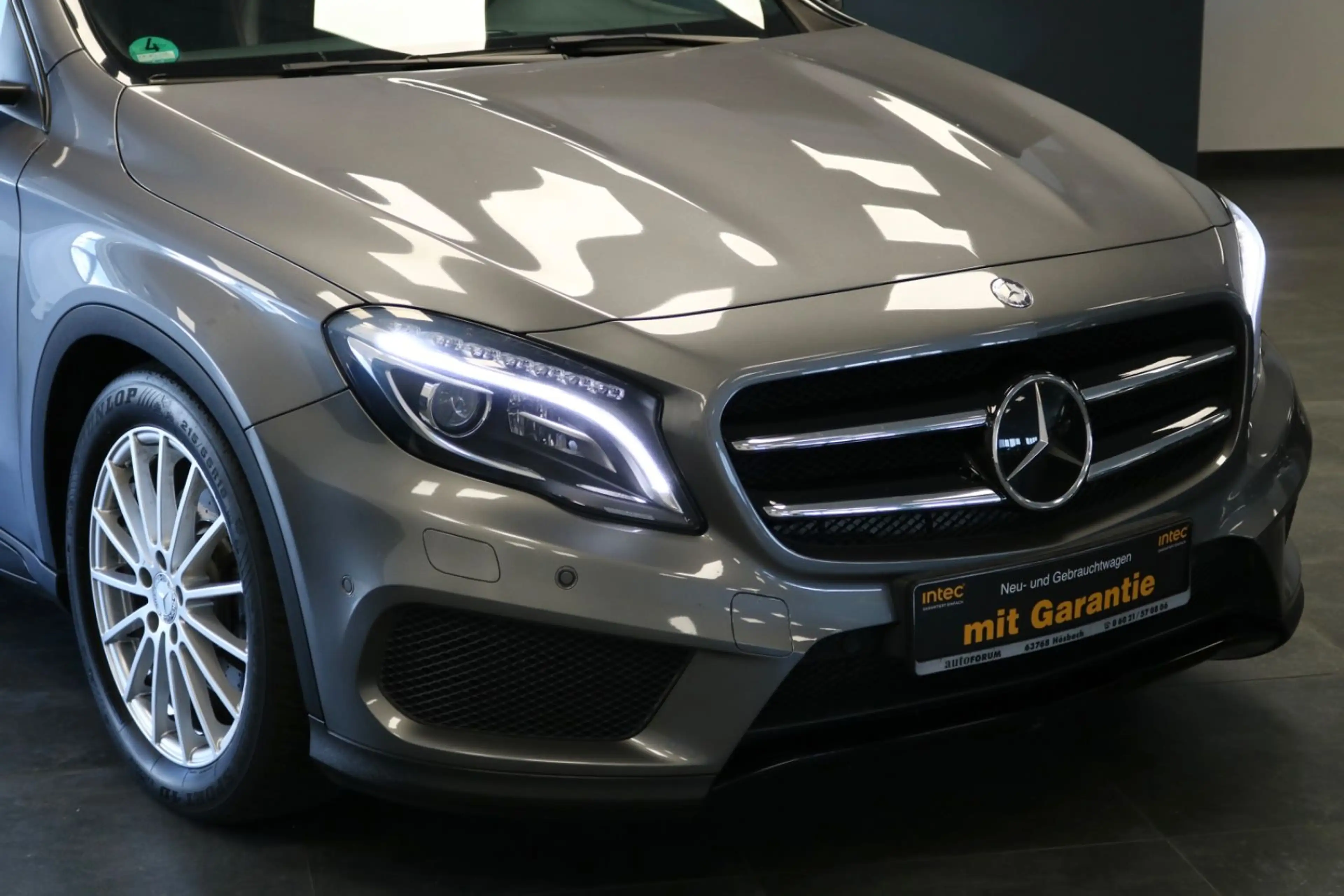 Mercedes-Benz GLA 220 CDI AMG-LINE / d 4Matic/PANO/ACC/KAMERA — photo 2