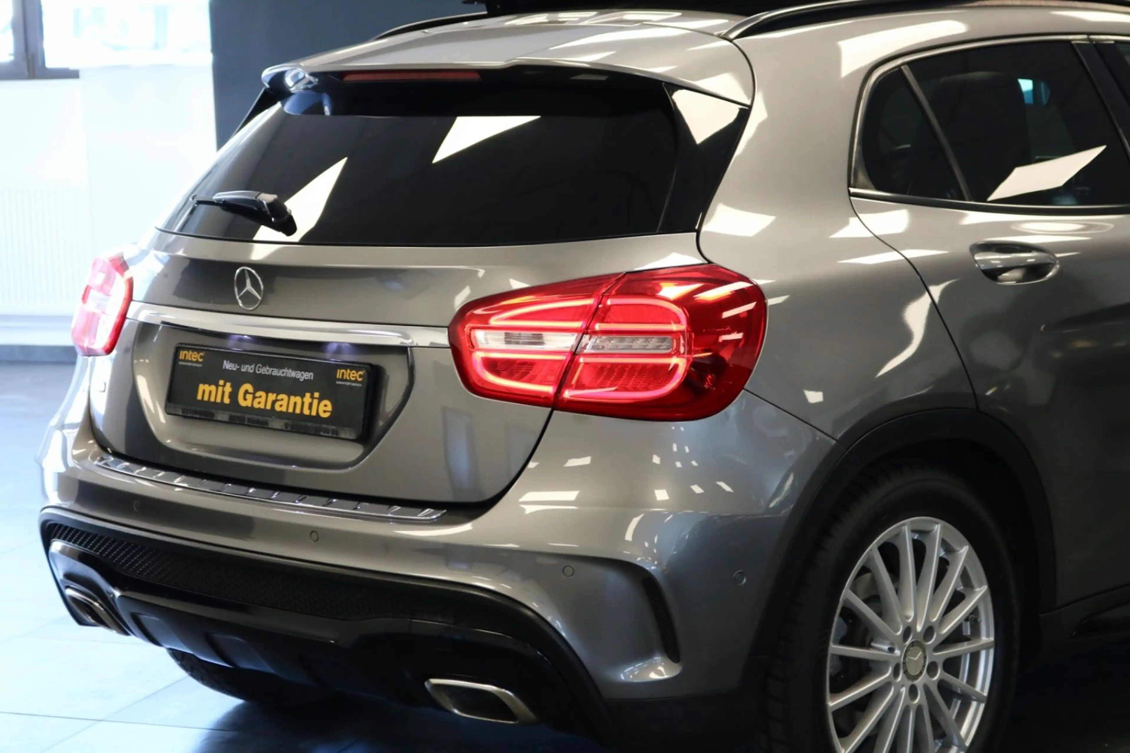 Mercedes-Benz GLA 220 CDI AMG-LINE / d 4Matic/PANO/ACC/KAMERA — photo 12