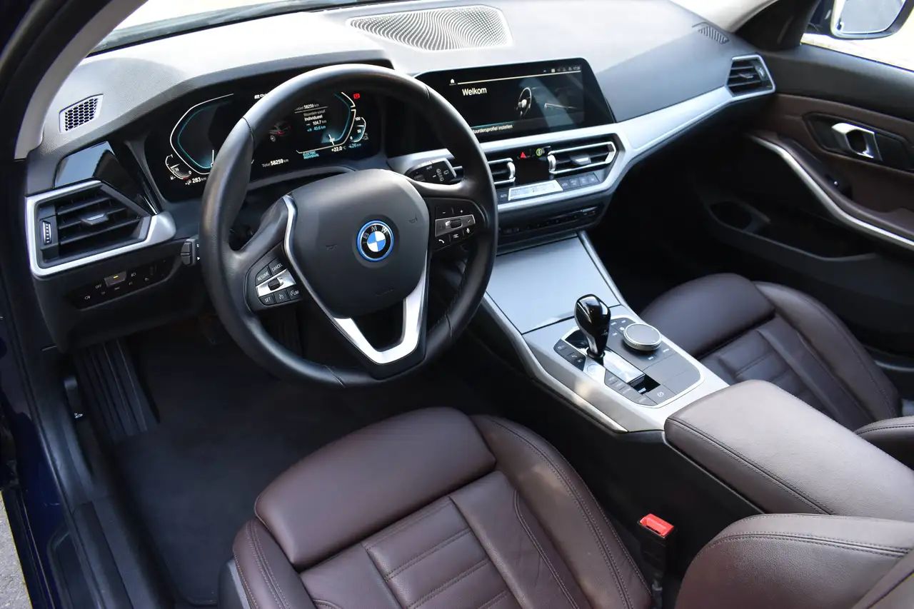 BMW 330 e TOURING LEDER CAMERA MEMORY CARPLAY, миниатюра 21