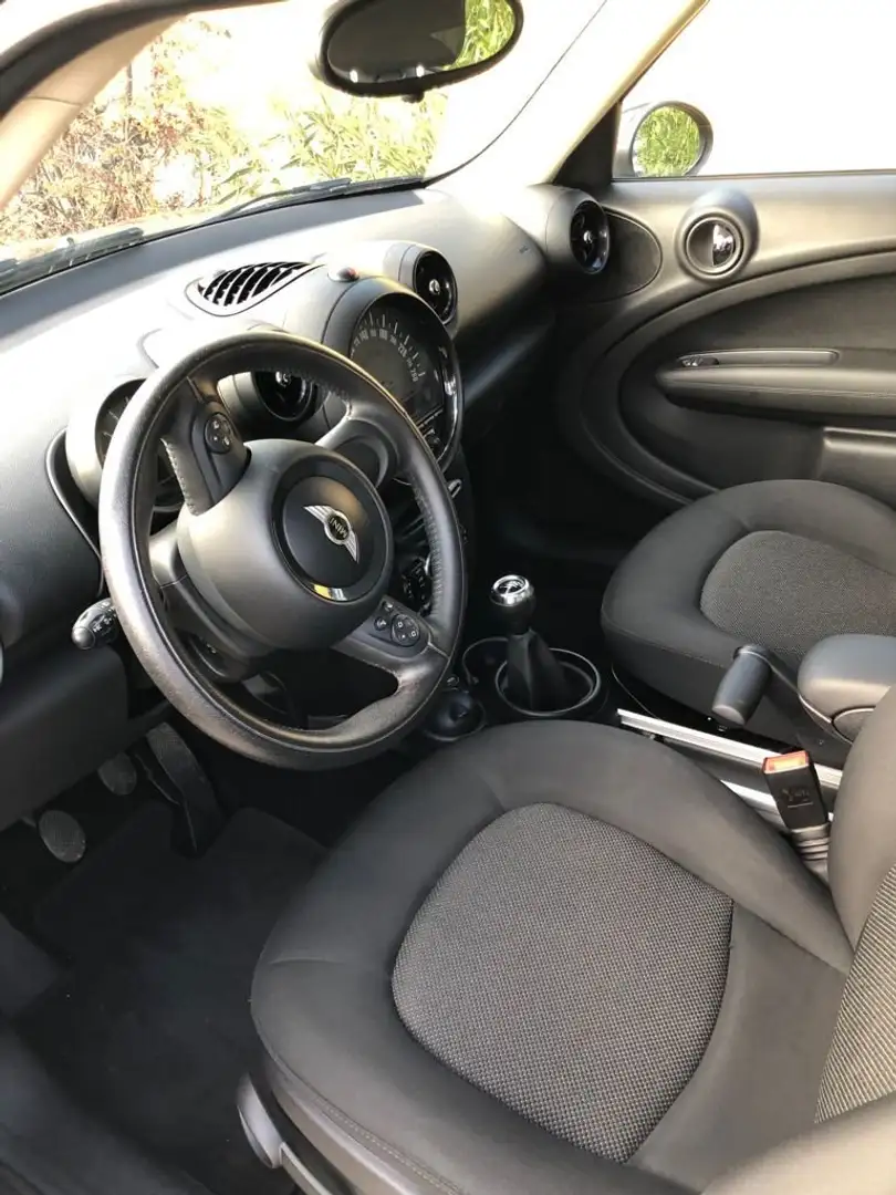 MINI One D Countryman Mini Countryman 1.6 One D crna - 2