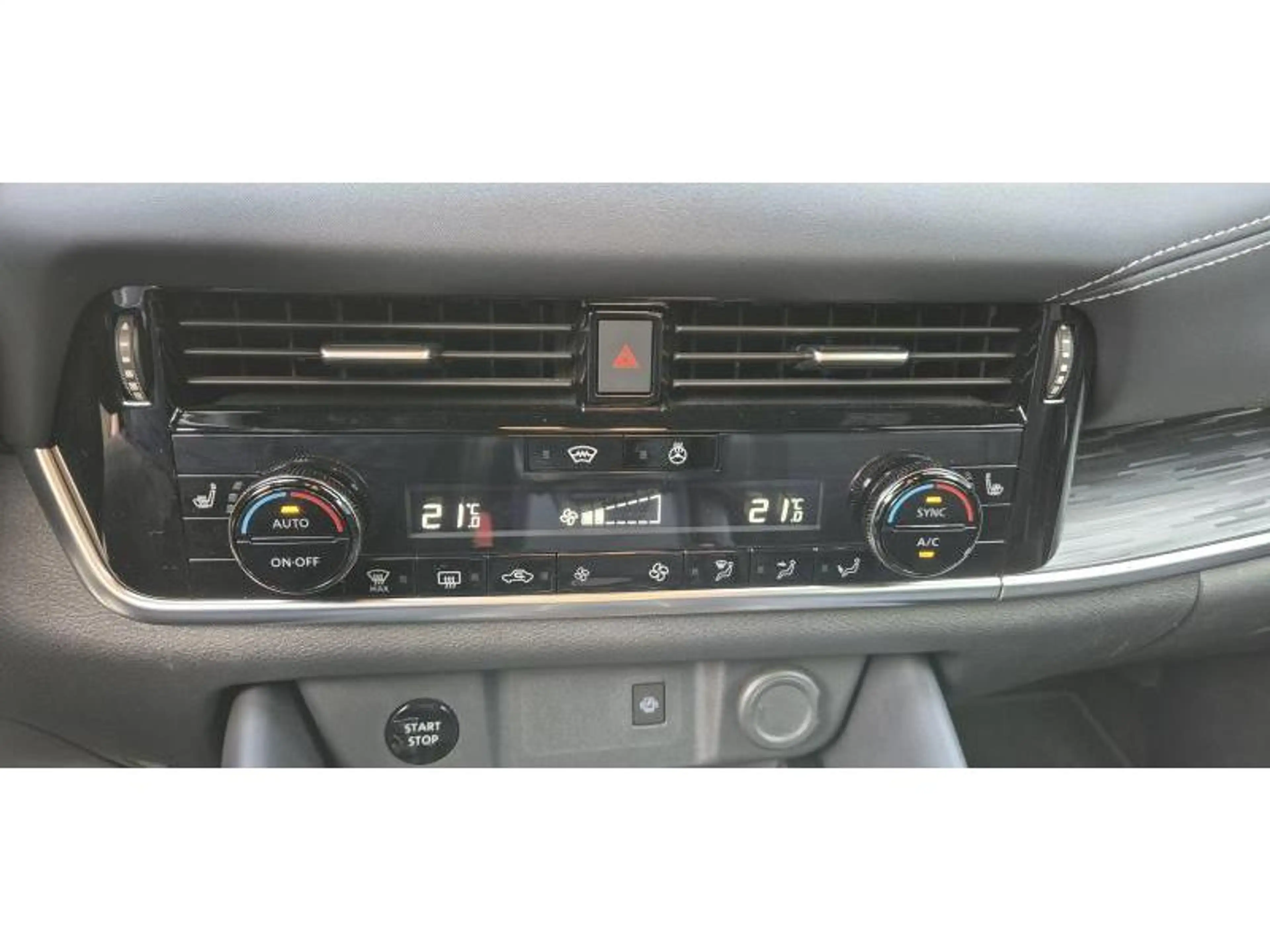 Nissan Qashqai TEKNA 1.5 E-POWER — photo 14
