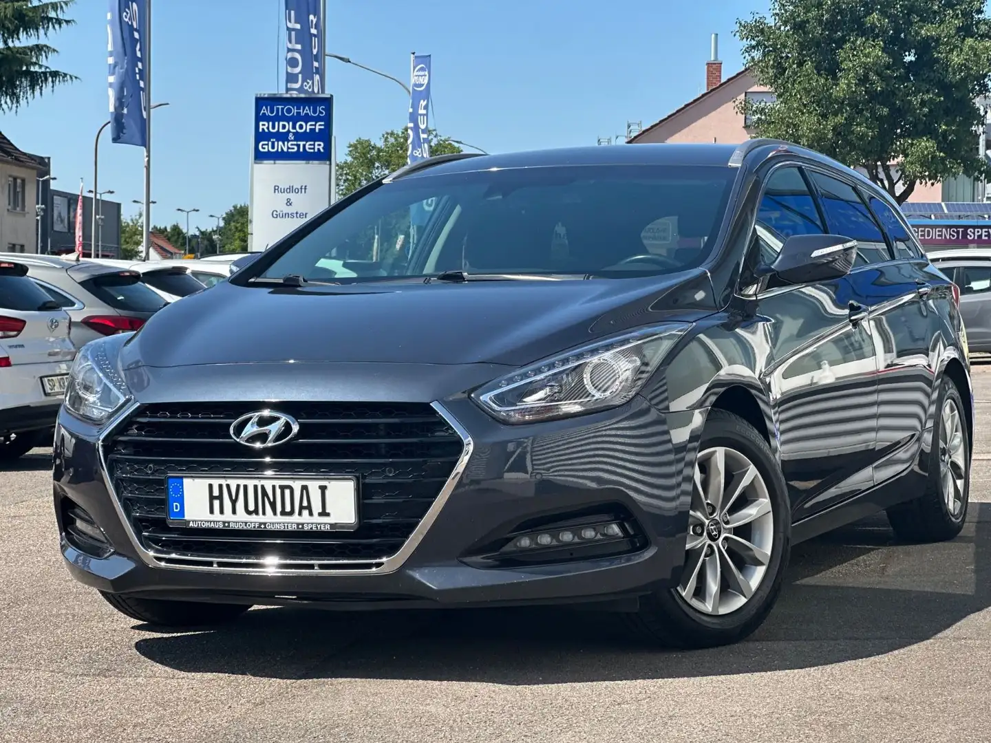 Hyundai i40 1.7 CRDi NAVI/CAM/PDC V/H/SHZ/LHZ/GARANTIE/ Grau - 1