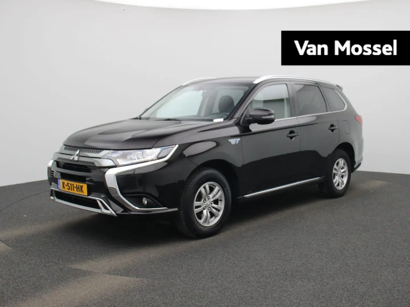 Mitsubishi Outlander 2.4 PHEV Pure | Achteruitrijcamera | Parkeersensor Zwart - 1