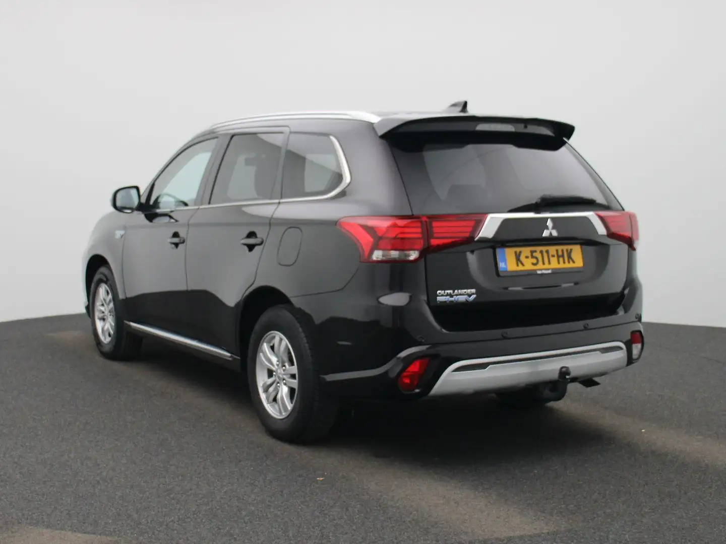 Mitsubishi Outlander 2.4 PHEV Pure | Achteruitrijcamera | Parkeersensor Zwart - 2