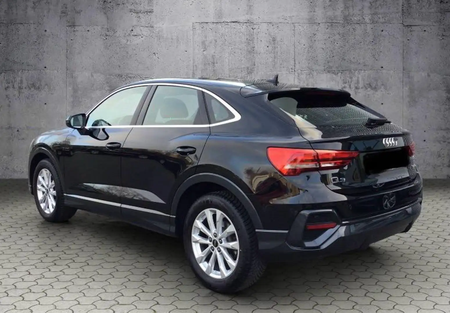 Audi Q3 Sportback 35 2.0 tdi Identity Black quattro s-tron - 2