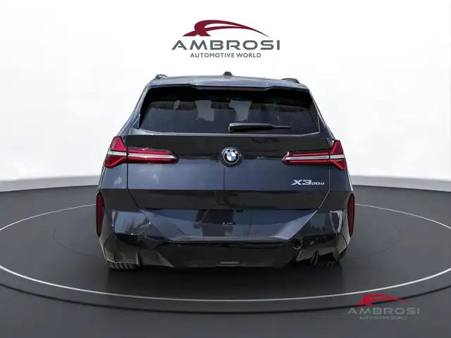 BMW X3 view 8