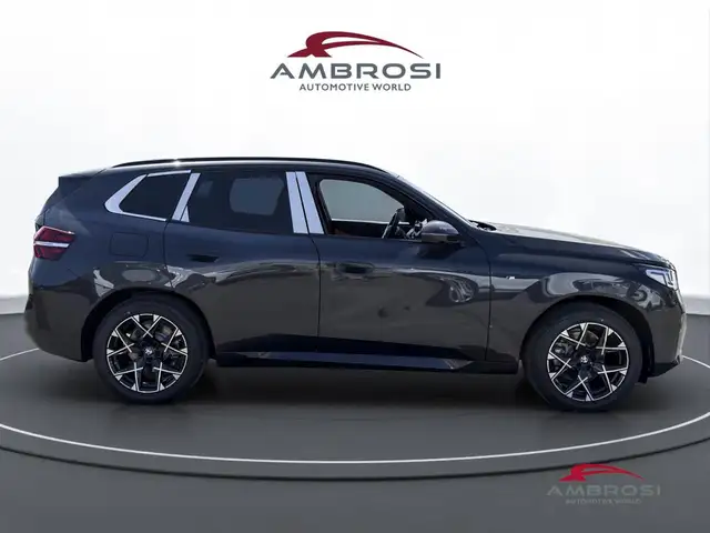 BMW X3 view 5