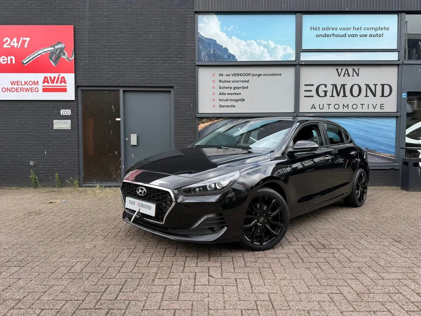 Hyundai i30 1.4 T-GDI Fastback Zwart - 1