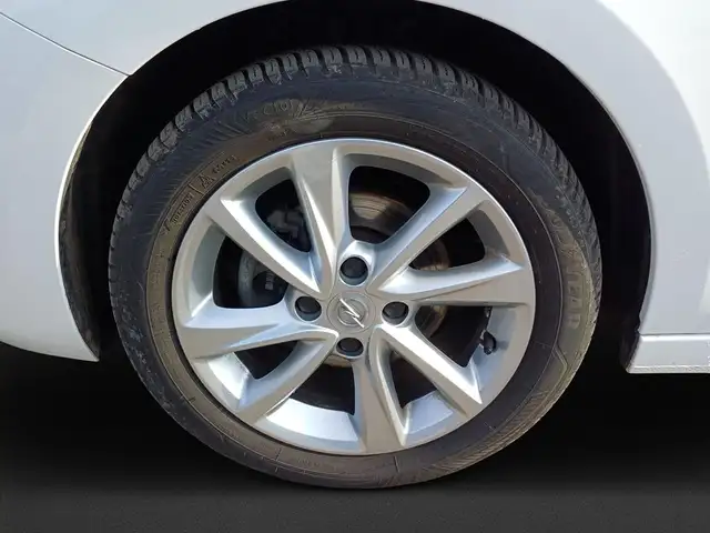 Opel Corsa view 8