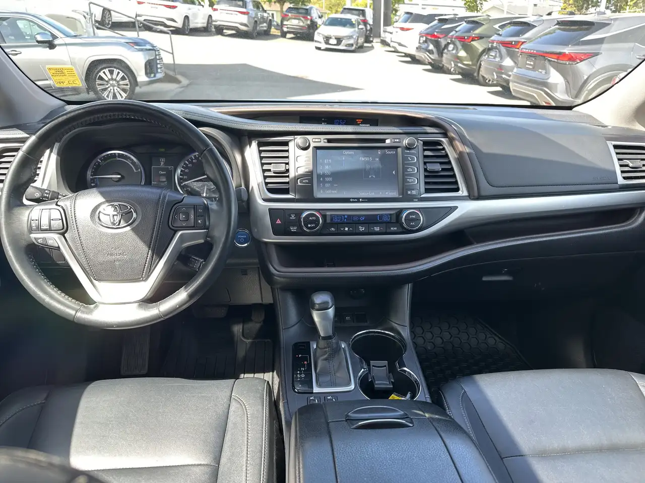 Toyota Highlander снимка Toyota Highlander