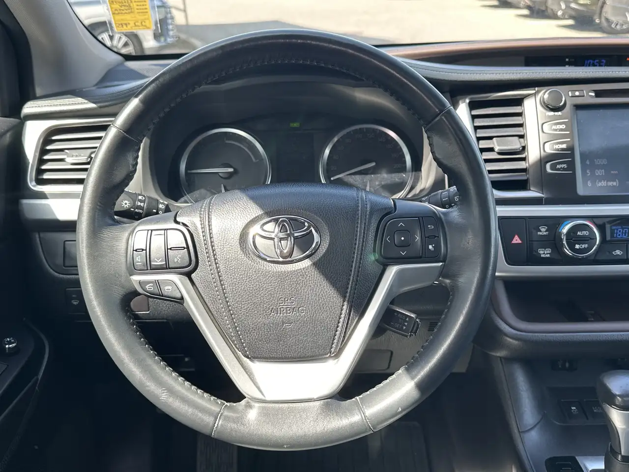 Toyota Highlander снимка Toyota Highlander
