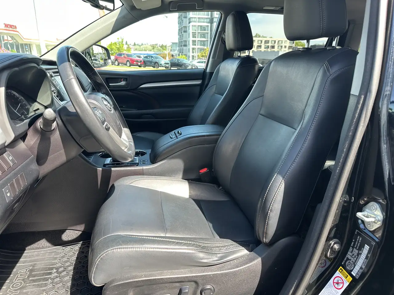 Toyota Highlander снимка Toyota Highlander