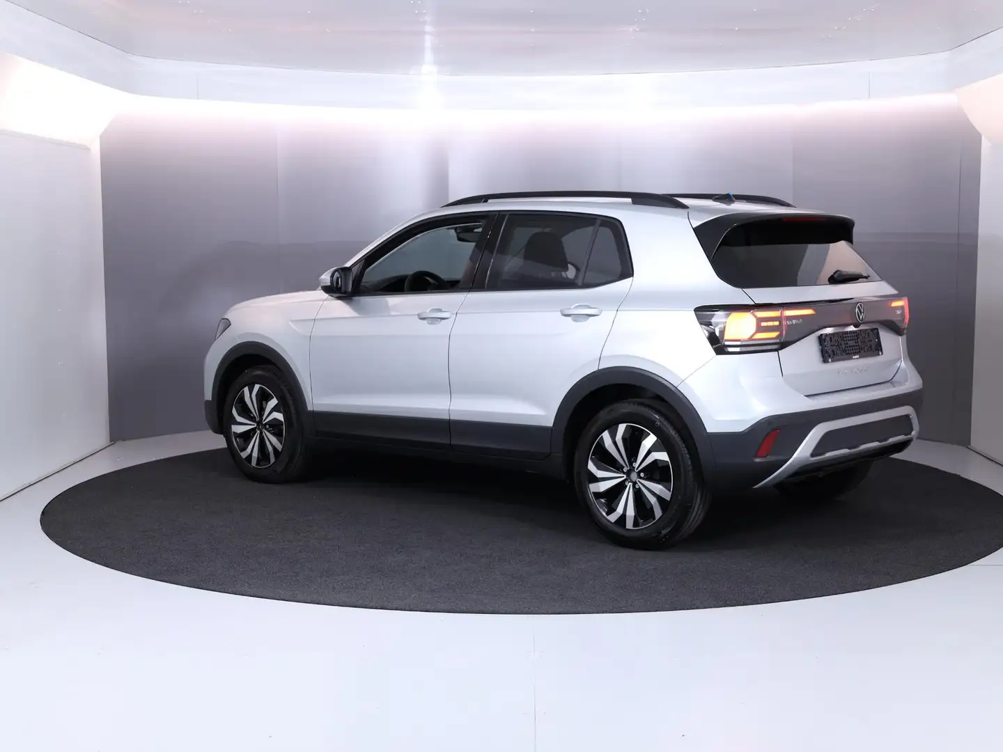 Volkswagen T-Cross Life Edition 1.0 70 kW / 95 pk TSI SUV 5 versn. Ha Grijs - 2