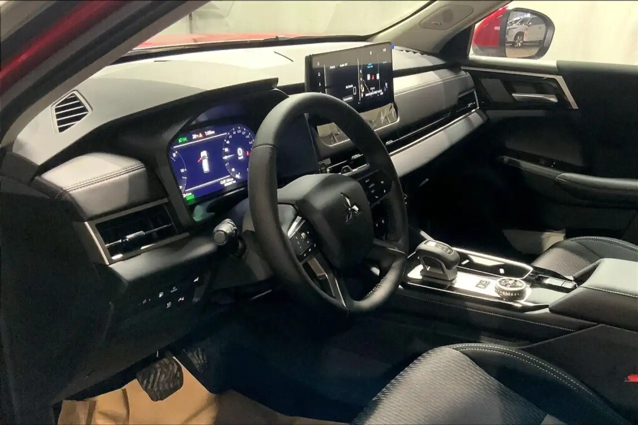 Mitsubishi Outlander снимка Mitsubishi Outlander