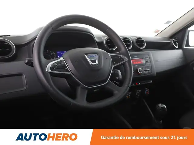 Dacia Duster view 11