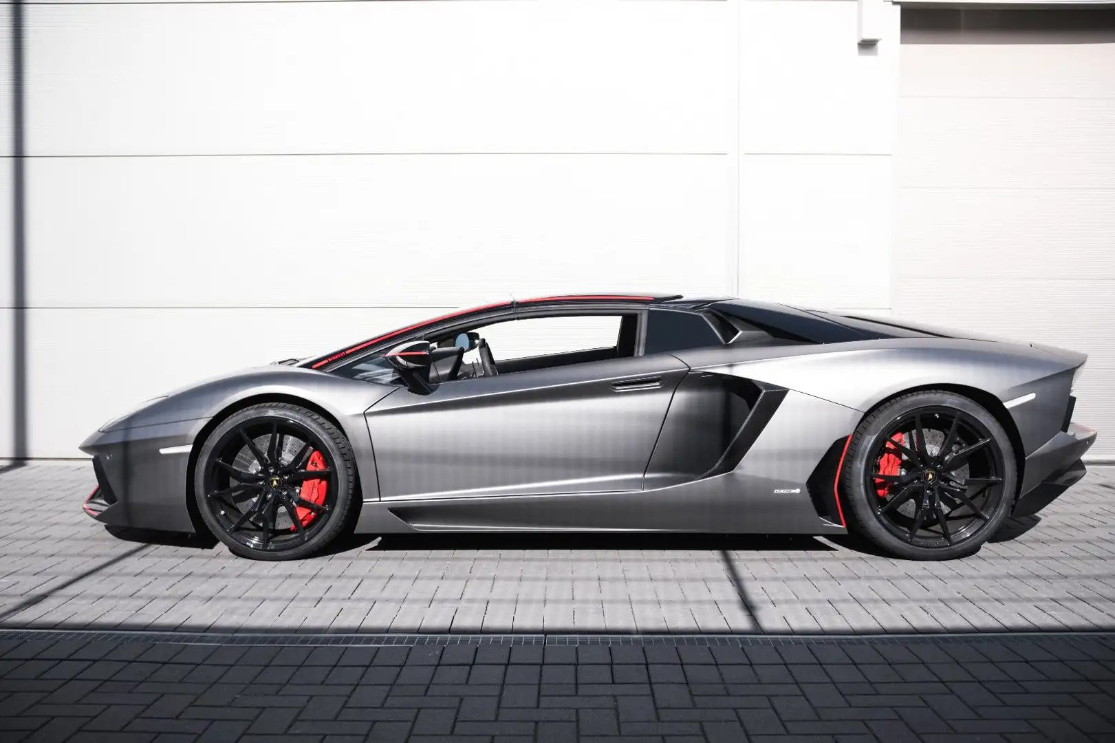 Lamborghini Aventador LP 700-4 Roadster Pirelli Edition 1of100-Lift Grau - 2