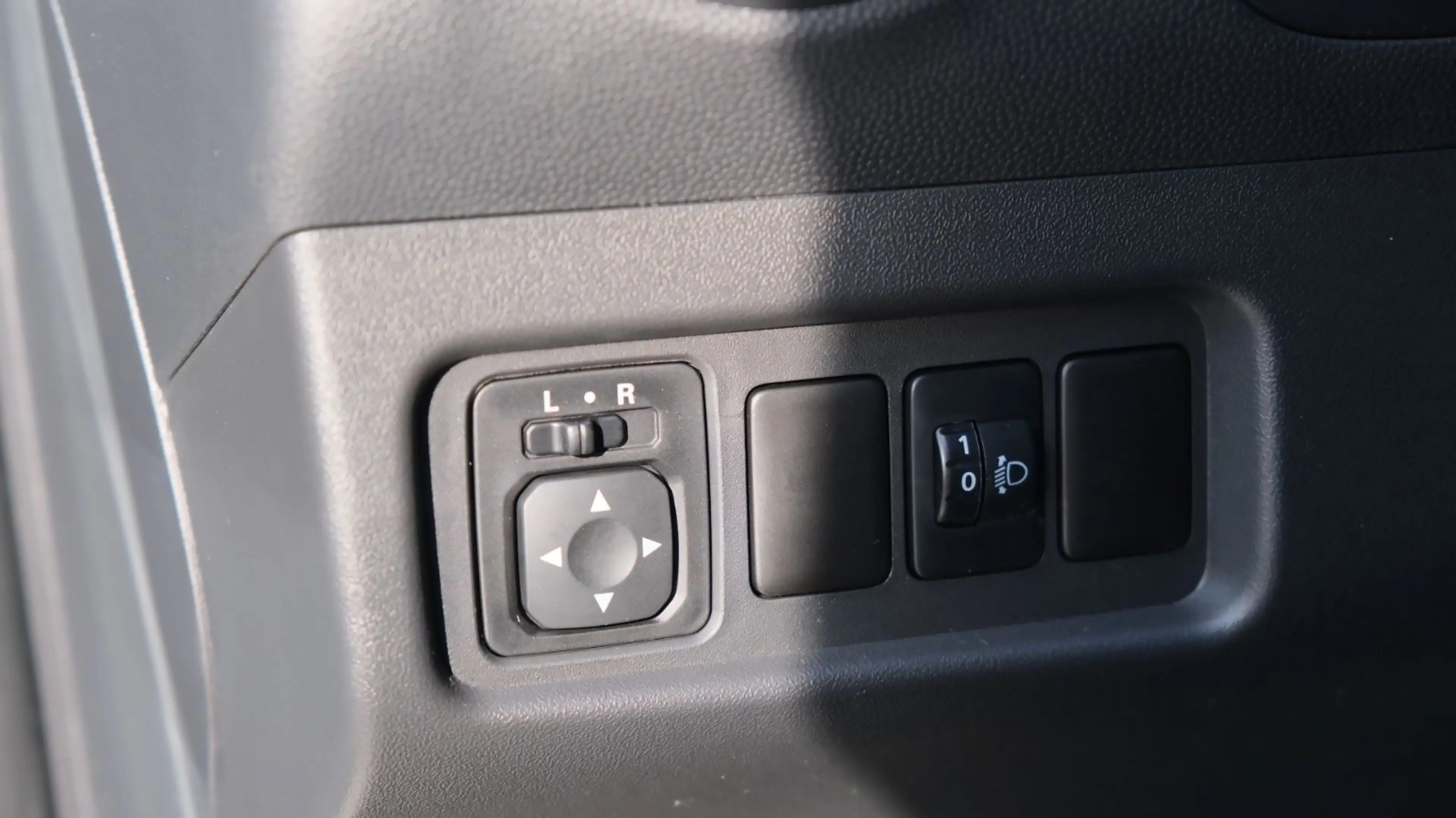 Mitsubishi Space Star Radio Bluetooth USB Winterreifen TÜV — photo 11