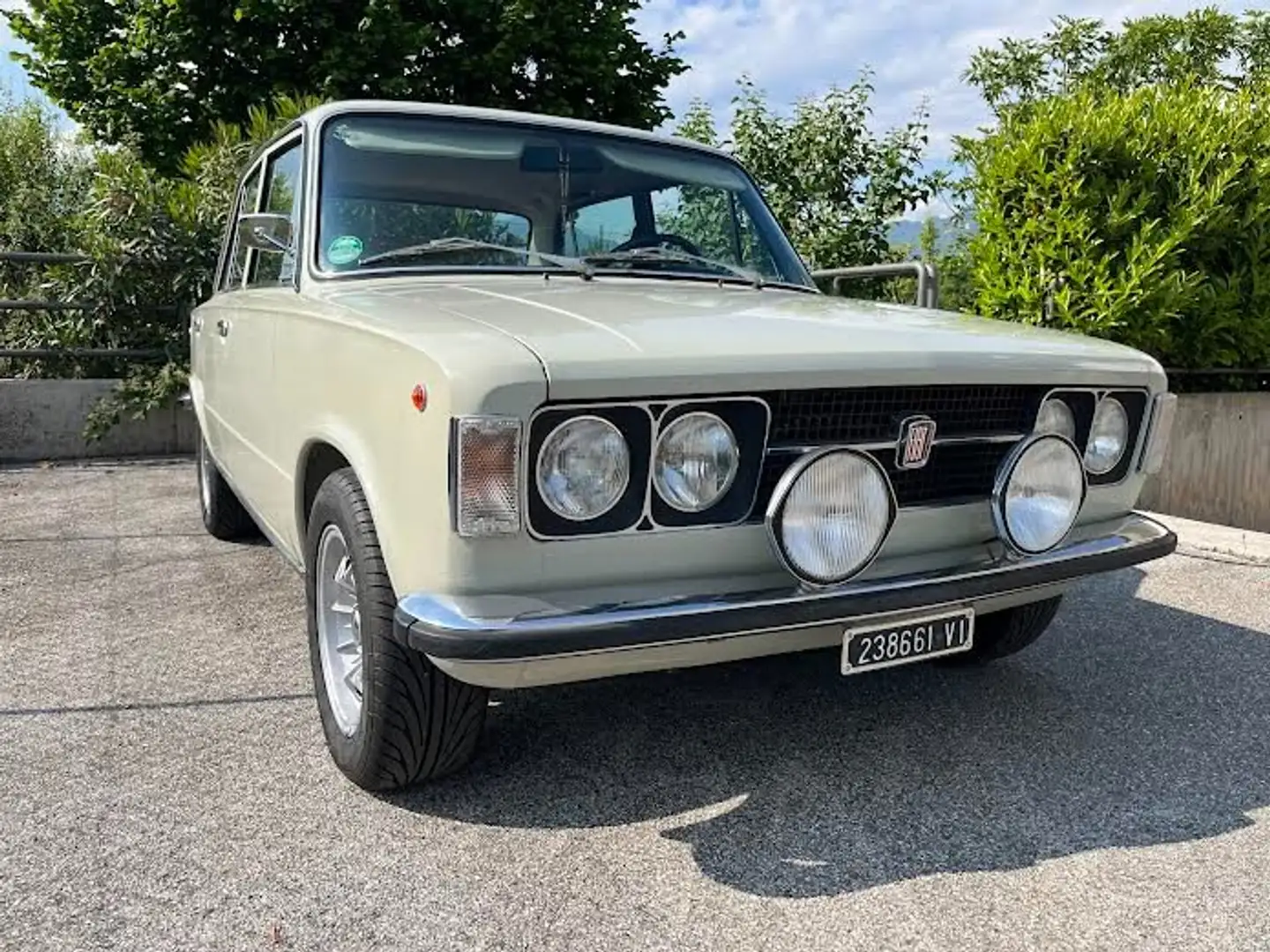 Fiat 124 Coupè SPECIAL T 1400 Beige - 2