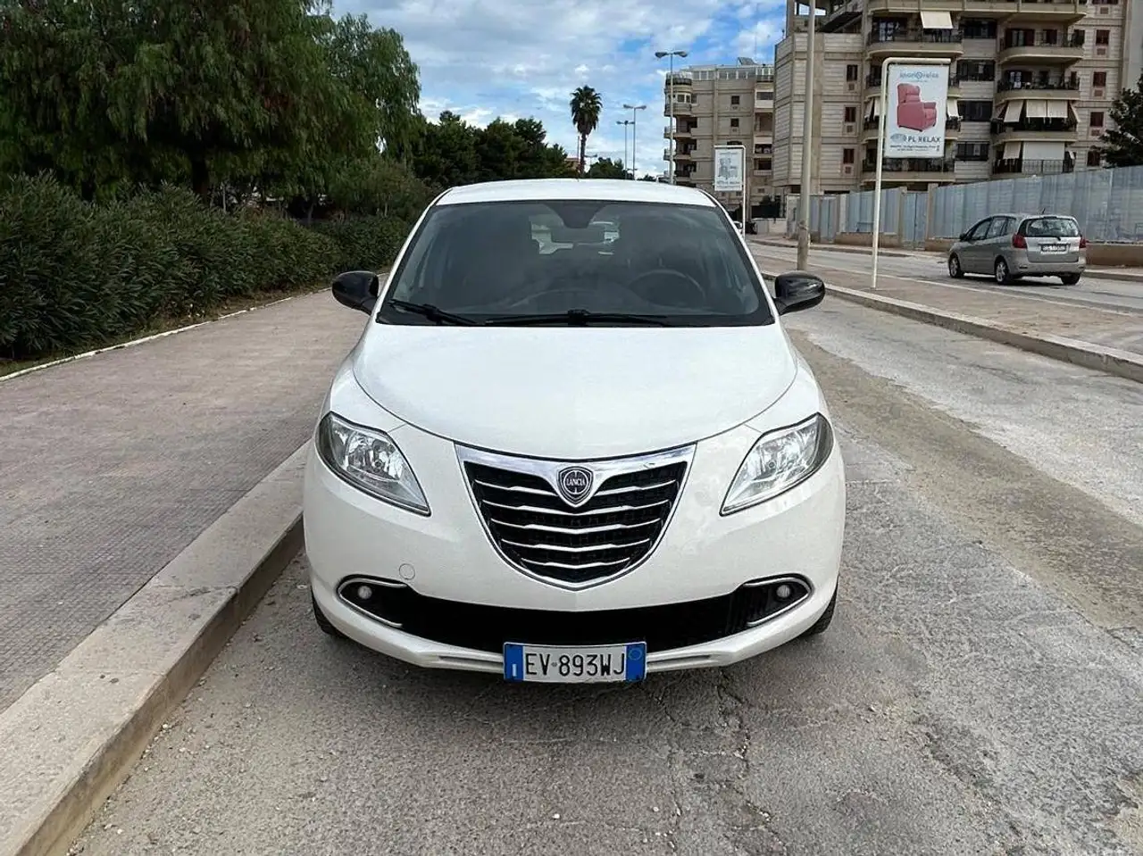 Lancia Ypsilon