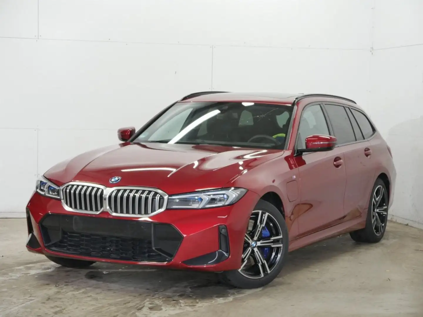 BMW 330 e T M Sport FACELIFT HUD PanoD.SuView.H/K AHK Rot - 2