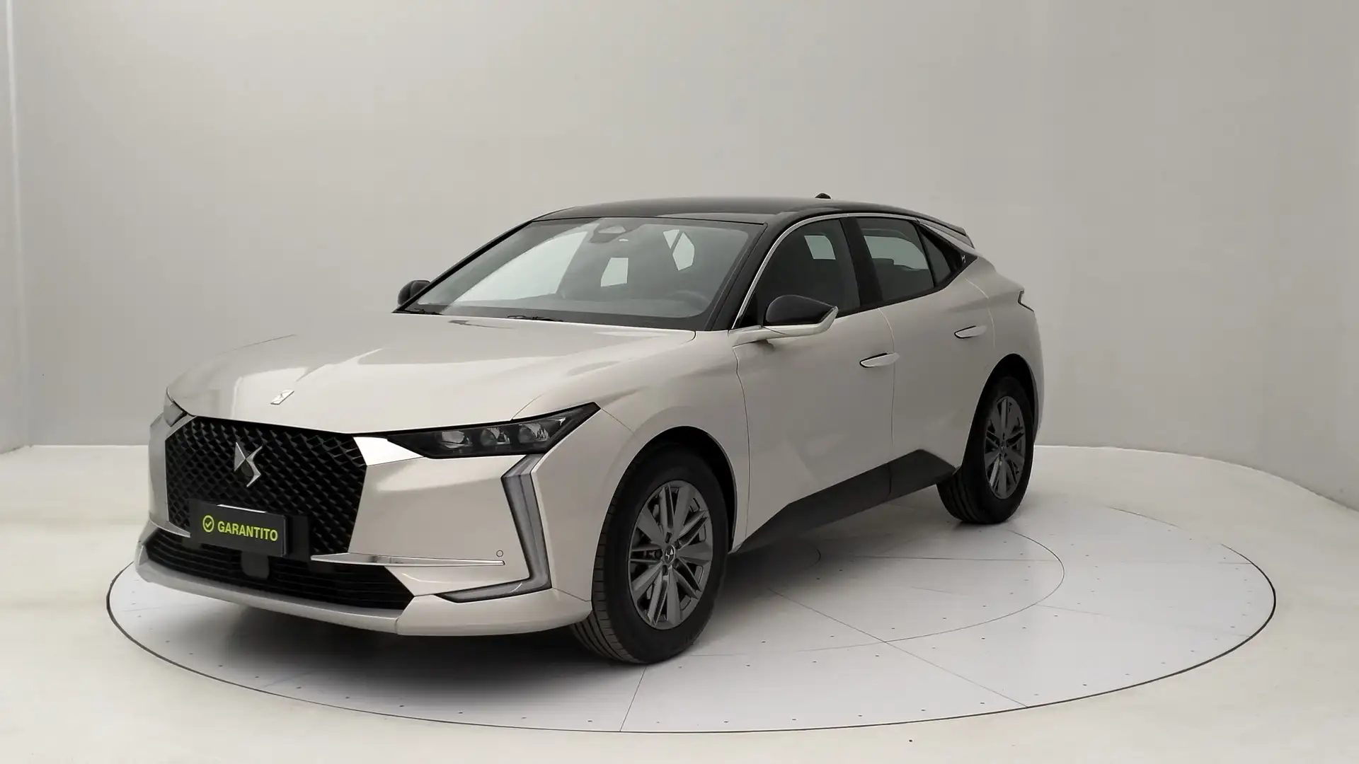 DS Automobiles DS 4 1.5 BlueHDi Bastille Business Silber - 1