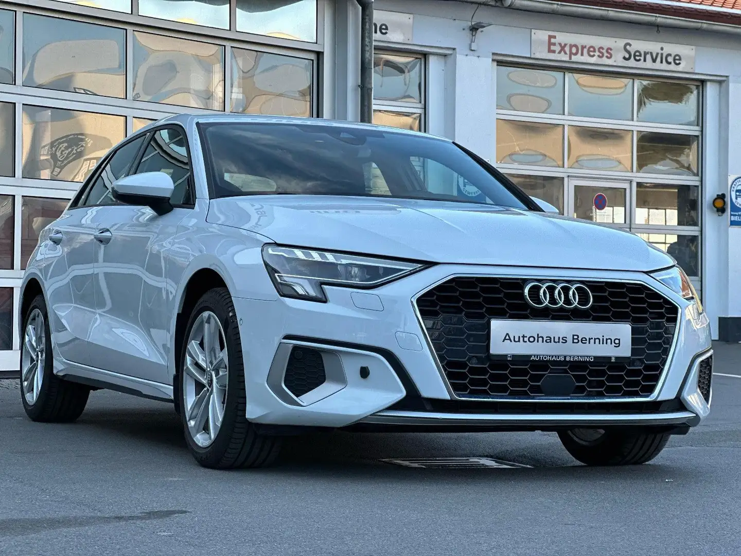 Audi A3 SPORTBACK 35TFSI SELBSTPARKEN VIRTUAL ACC Blanc - 1