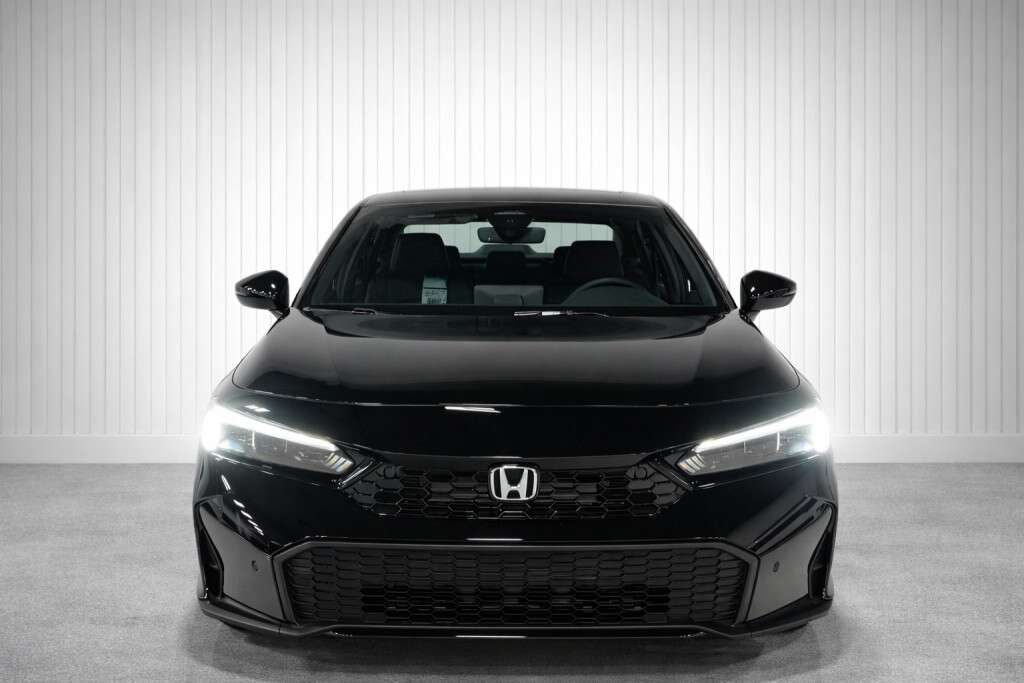 2025 Honda Civic Sport Touring | LOW KMS | CLEAN CARFAX — снимка 1