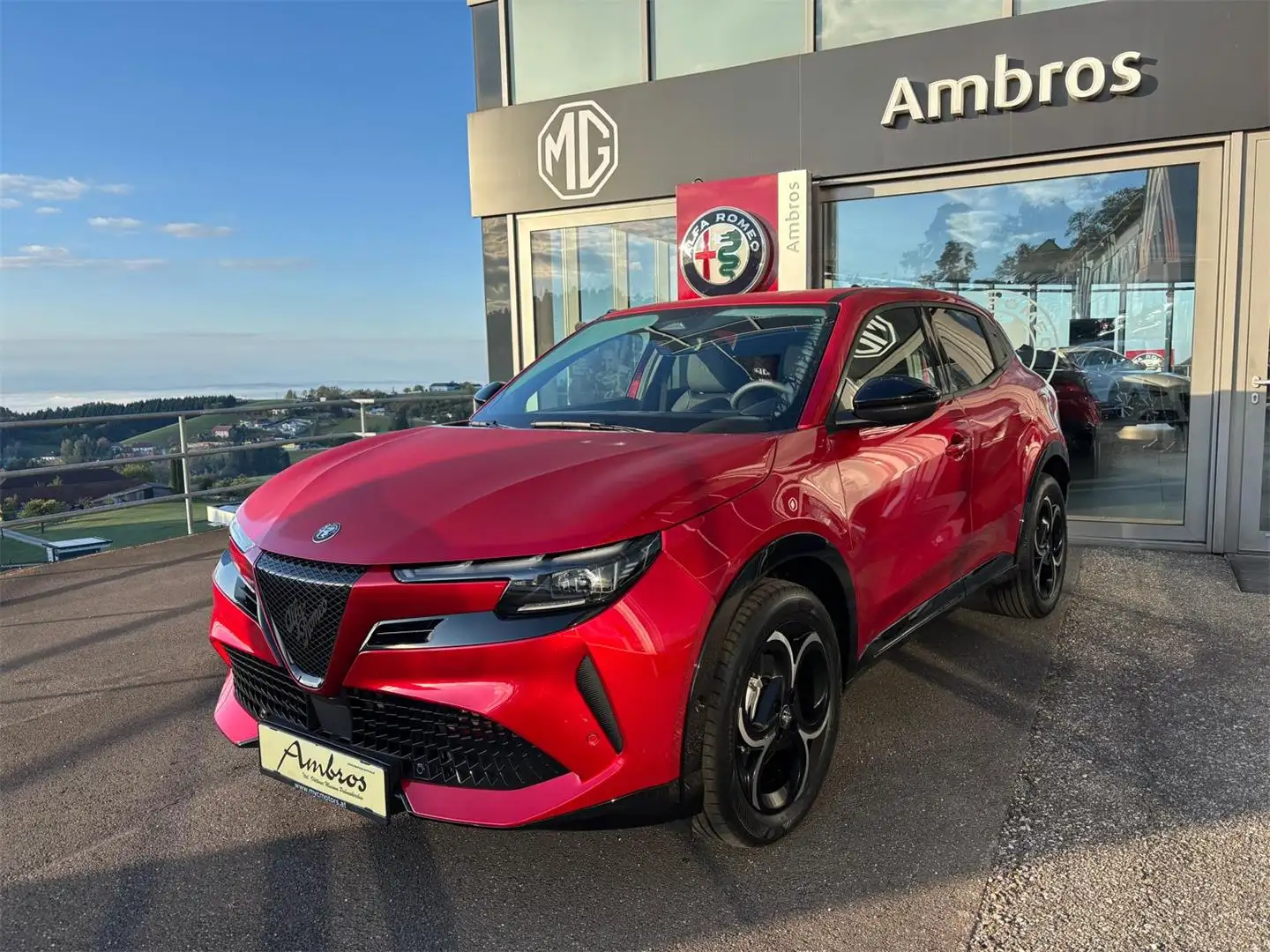 Alfa Romeo Junior Ibrida Ti 1.2 145PS Hybrid eDCT6 Rot - 1