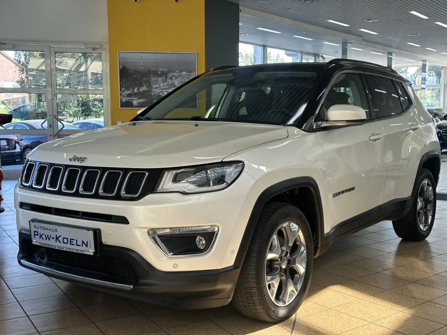 Jeep Compass 2.0 MJ 4WD *ESSD*NAVi*Bi XENON*KAMERA* Weiß - 1