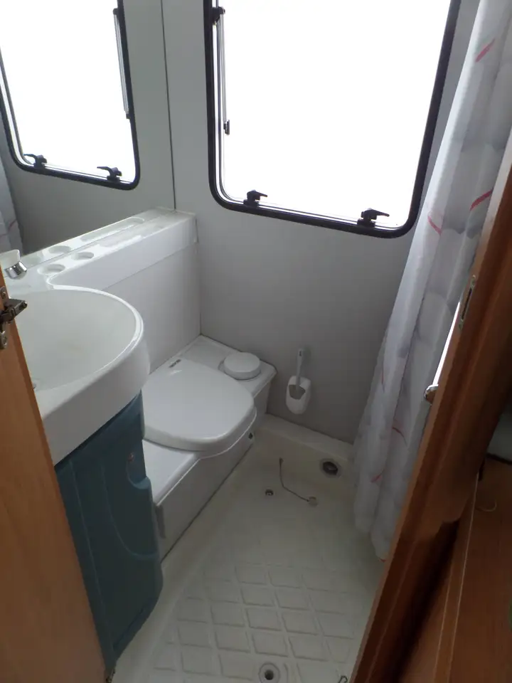 Fiat Ducato 14 Panorama Luxus 280.0 Anhängerkupplung, Fahrradträger, Standheizung, Standheizung, wintertauglich, 6 Sitzplätze, foto 4