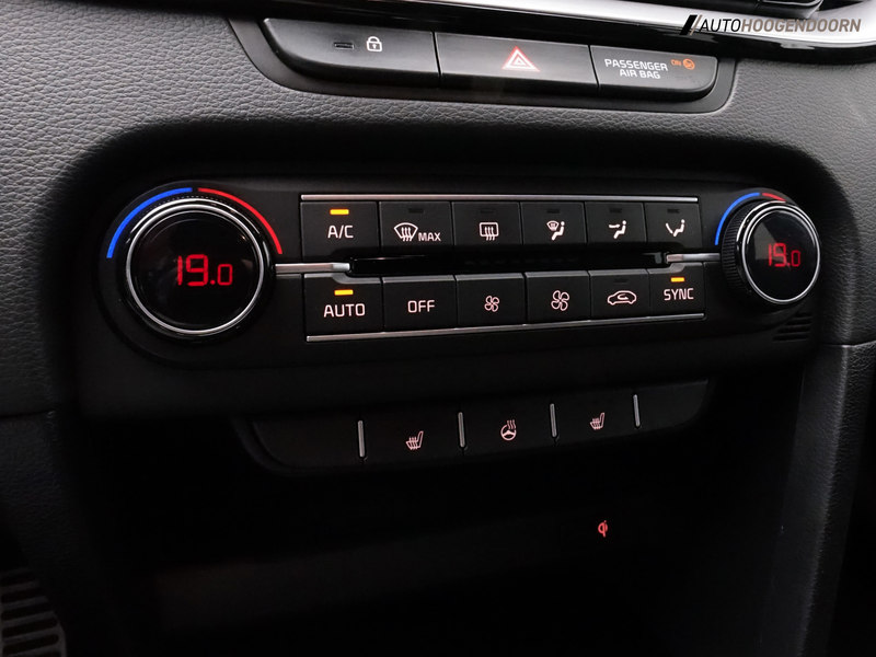 Kia ProCeed / pro_cee'd 1.0 T-GDi GT-Line Sport (APPLE CARPLAY,CAMERA,ADAP — photo 23