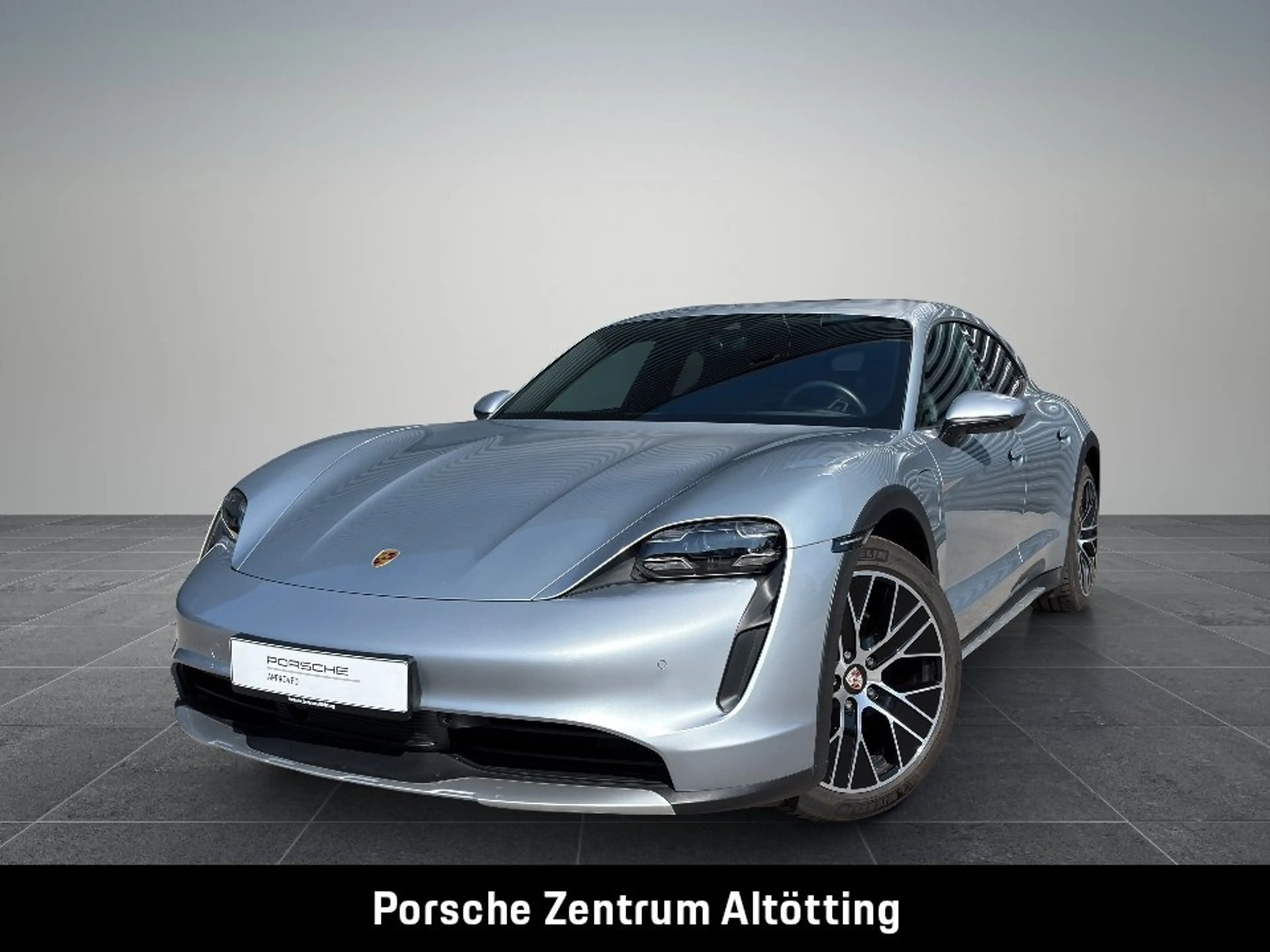 Porsche Taycan 4 Cross Turismo | LED-Matrix | InnoDrive