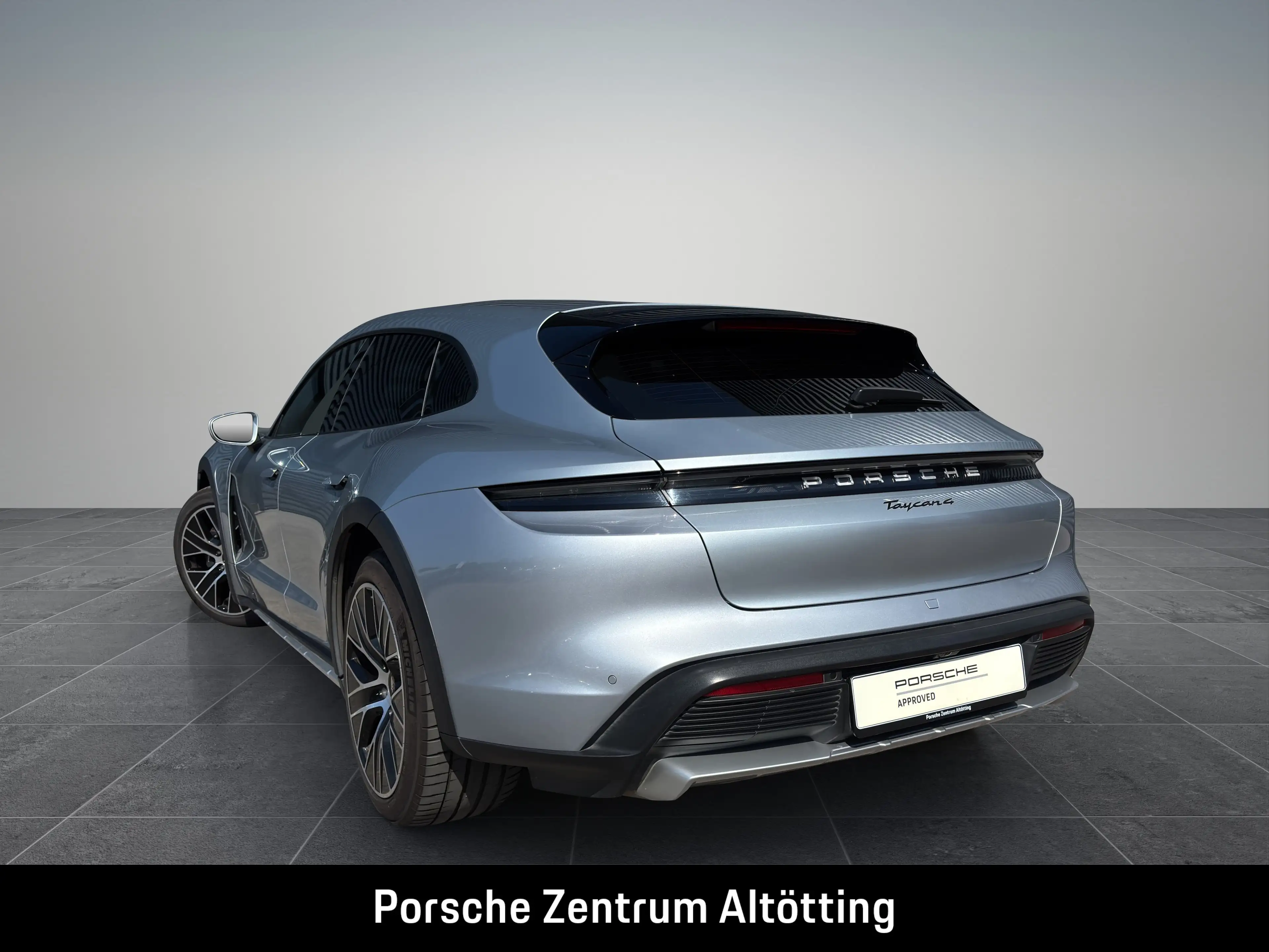 Porsche Taycan 4 Cross Turismo | LED-Matrix | InnoDrive — photo 4
