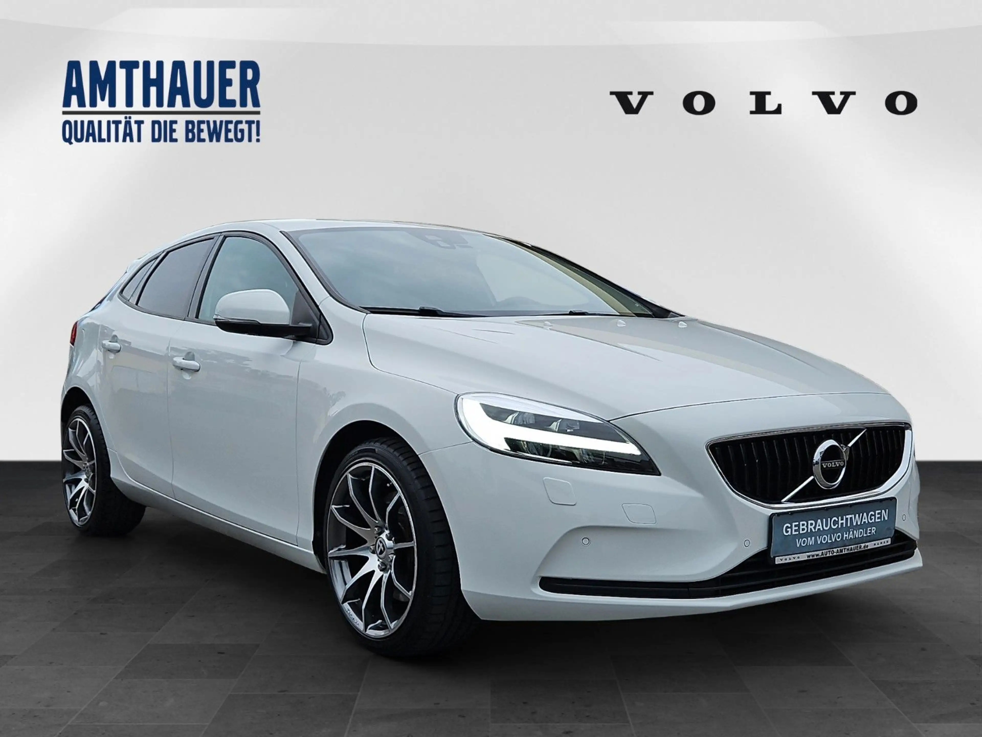 Volvo V40 D4 Momentum CAM/ WINTERPAKET/ LED — photo 7