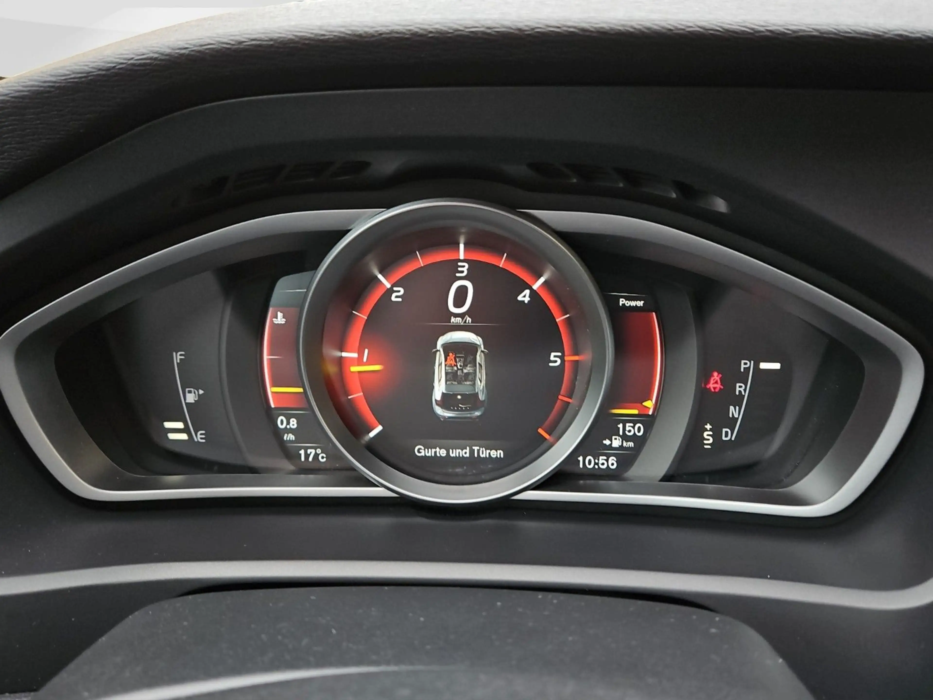 Volvo V40 D4 Momentum CAM/ WINTERPAKET/ LED — photo 13