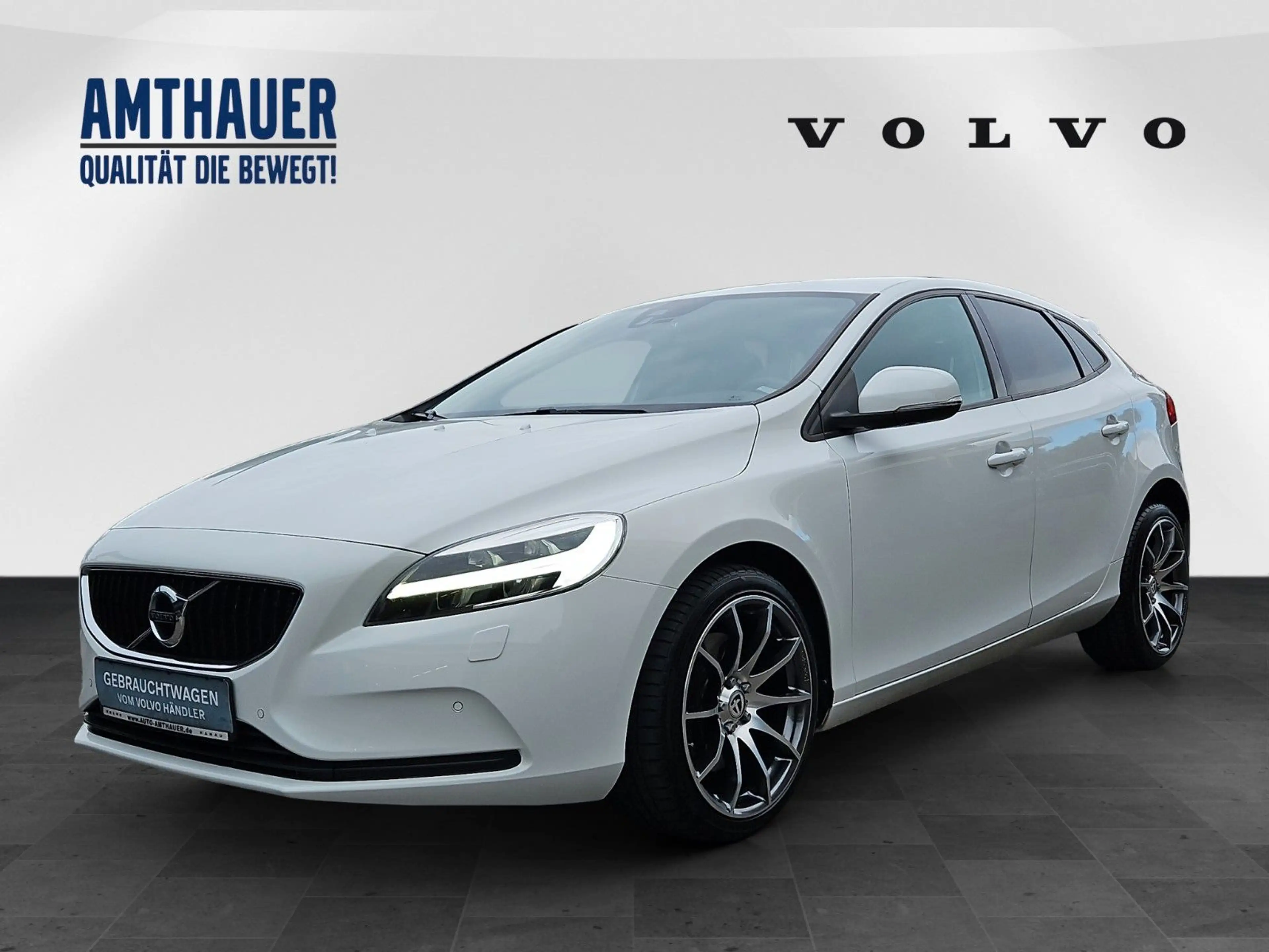 Volvo V40 D4 Momentum CAM/ WINTERPAKET/ LED